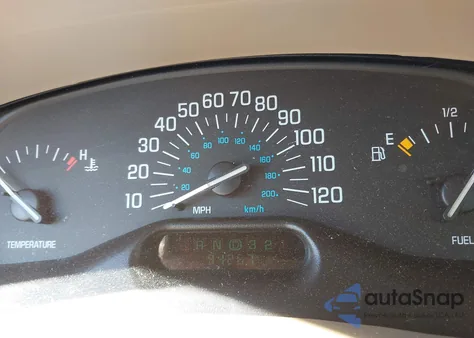 2002 Buick Century Custom z USA, uszkodzony, nr VIN 2G4WS52J221127746